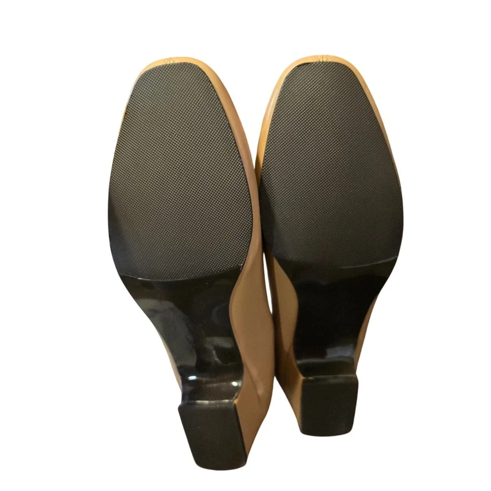 Trotters Doris Pump Beige Leather Square Toe Block Heel Shoes 11N T3235-158